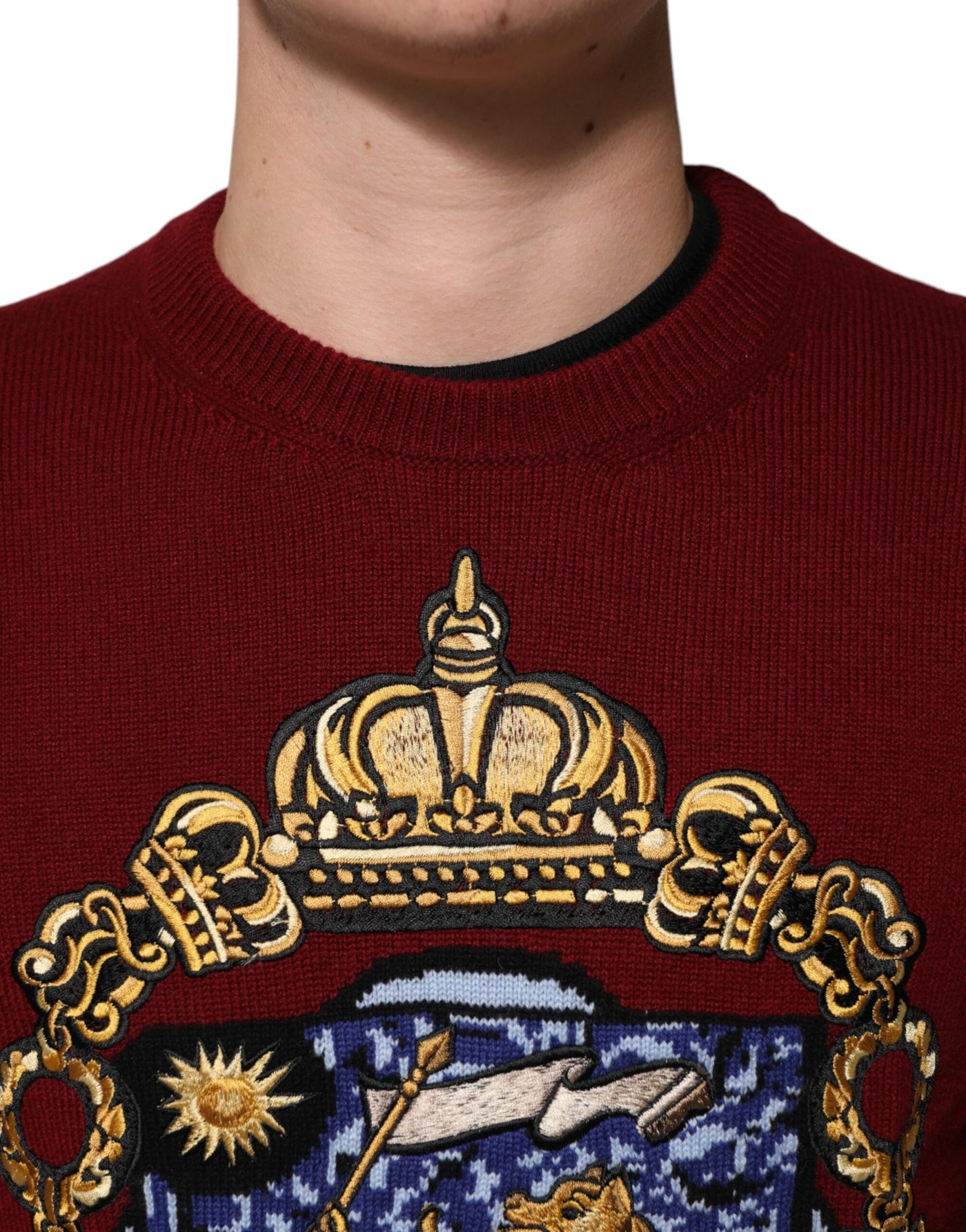 Pull Dolce &amp; Gabbana en cachemire bordeaux avec écusson lion