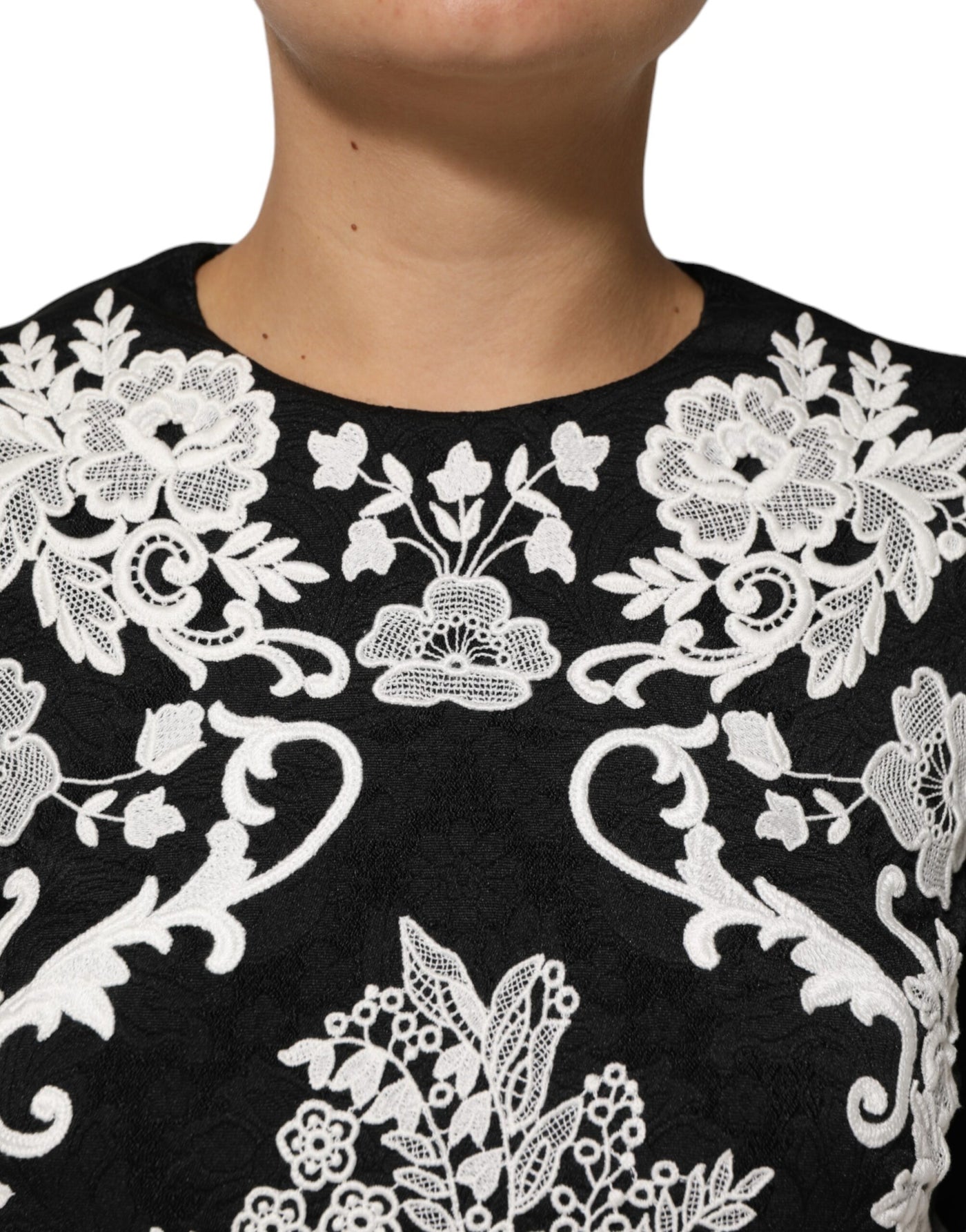 Dolce &amp; Gabbana zwarte A-lijn jurk met kanten rand en korte mouwen