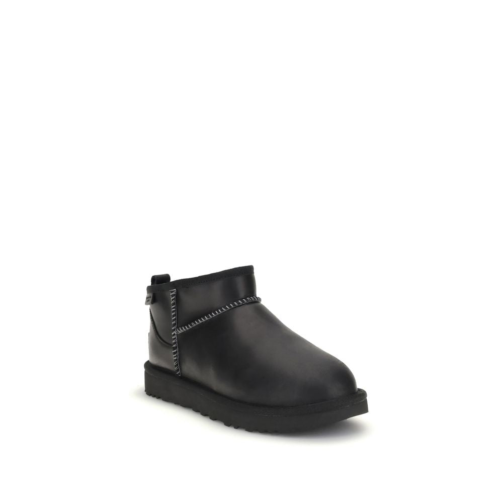 UGG Classic Ultra Mini Enkellaarsjes