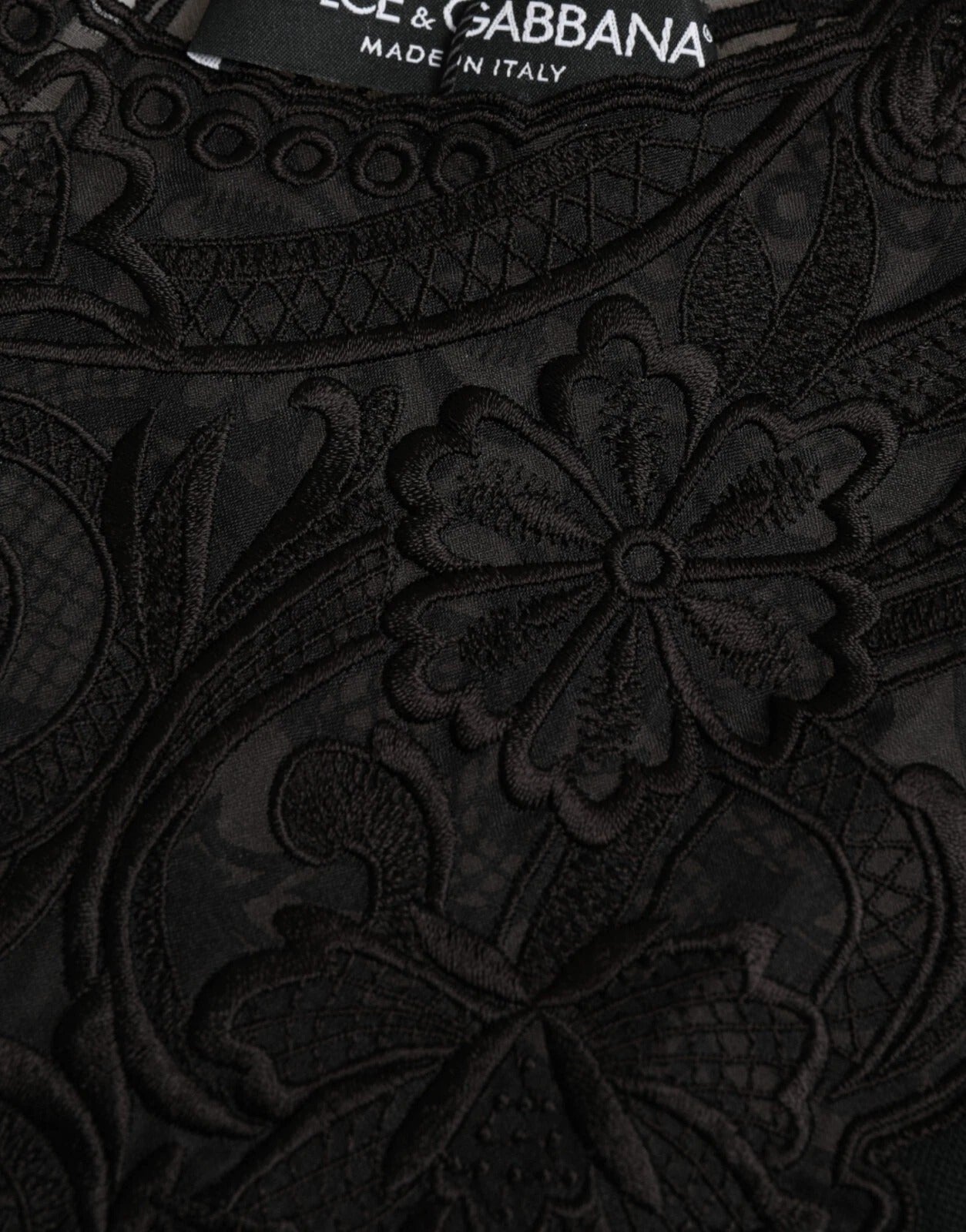 Blouse à manches longues en soie noire avec garniture en dentelle de Dolce &amp; Gabbana