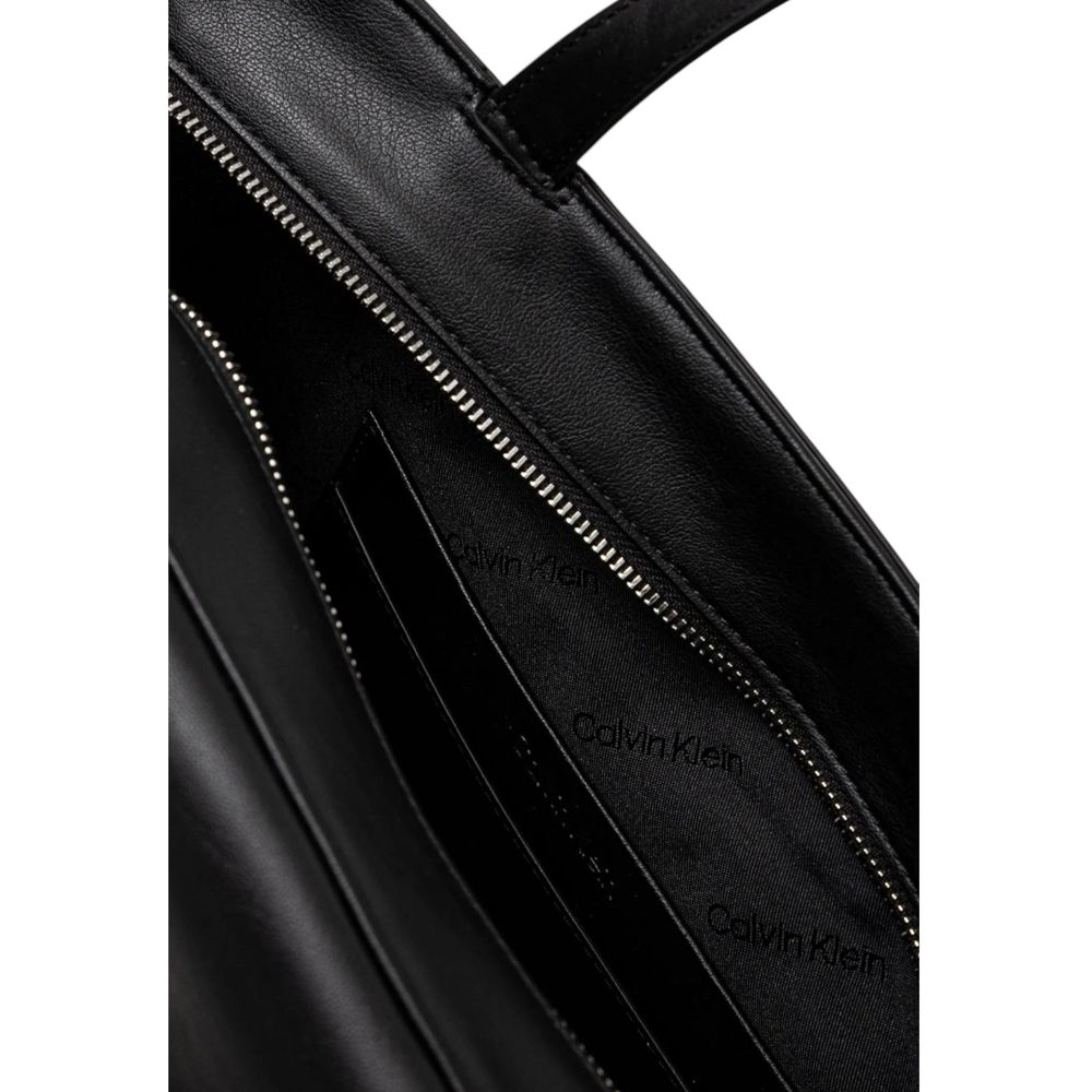 Calvin Klein Zwarte Handtas van Gerecycled Polyester